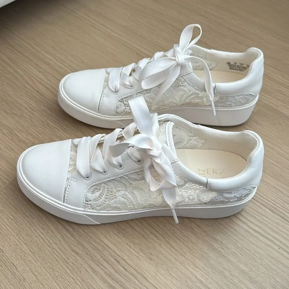 Naturalizer white lace sneakers - Picture 5 of 7